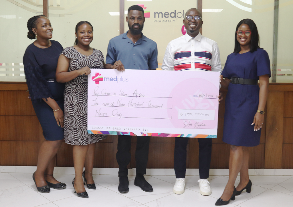 Medplus Pharmacy and Chess in Slums Partnership has come to an end, with Medplus Pharmacy donating the sum of N700,000 to the foundation