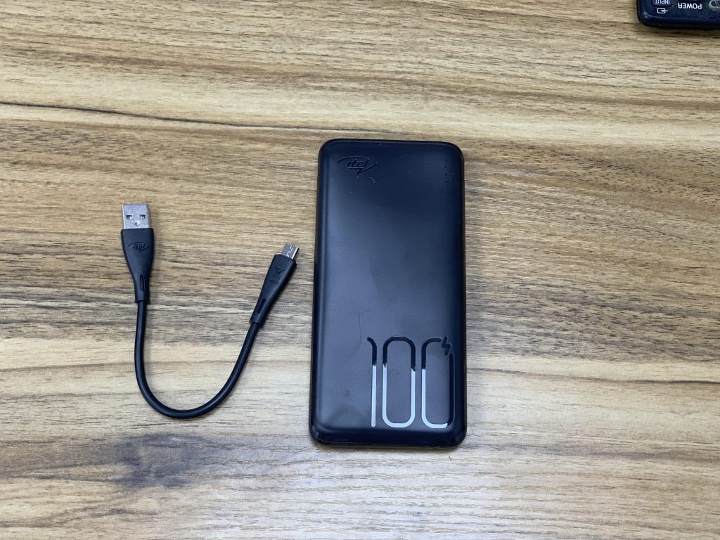 Sleek design of the IPP-53 power bank