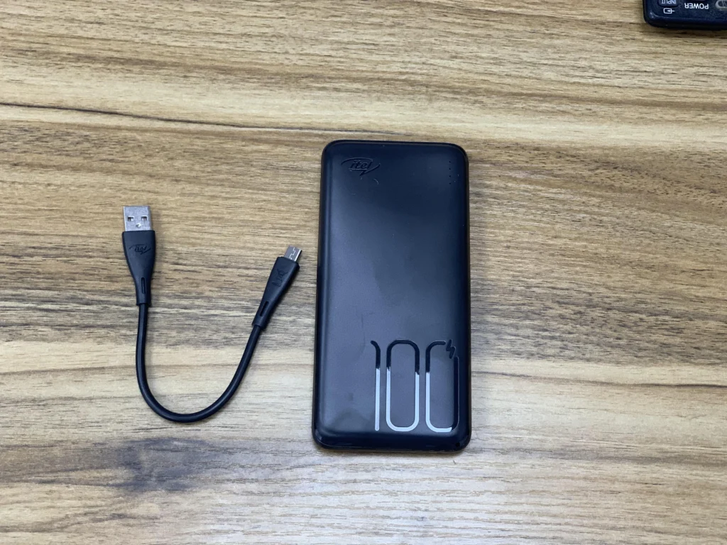 Sleek design of the IPP-53 power bank