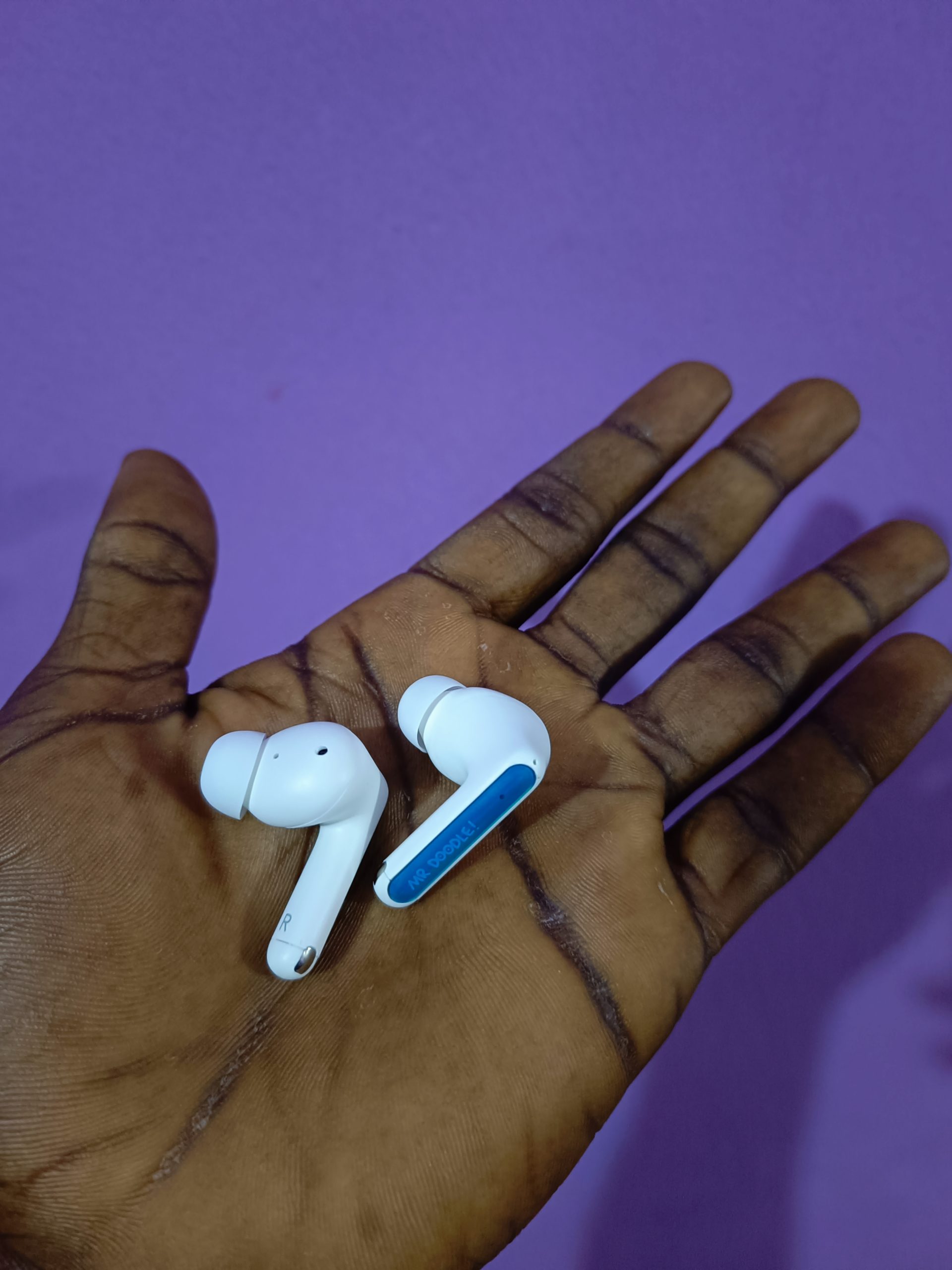 TECNO Sonic 1 Doodle Edition left and right Earbuds